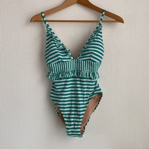NWOT JCrew Women’s One Piece Swim Suit. Ruffles. Size 4. Never worn